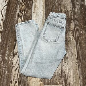 Abercrombie & Fitch 90’s straight Ultra High Rise Light Wash Jeans size 26/2s